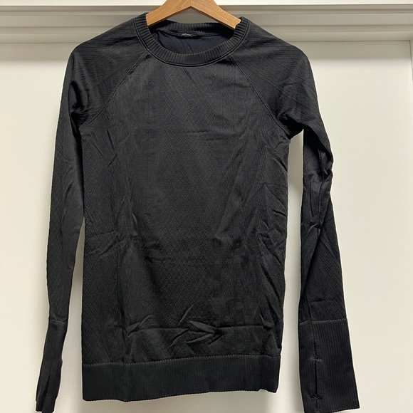 Black lululemon running shirt - Picture 1 of 4